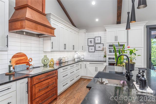 28 Garren View Drive, Fairview, NC 28730
