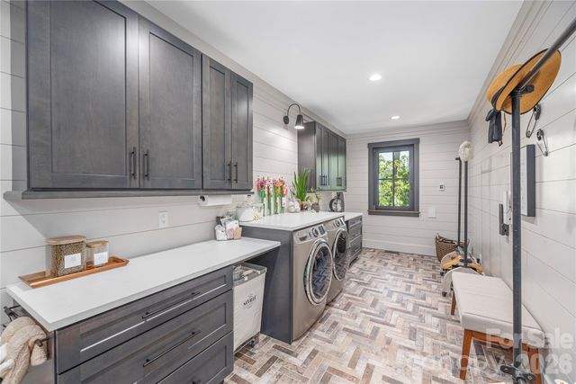 28 Garren View Drive, Fairview, NC 28730