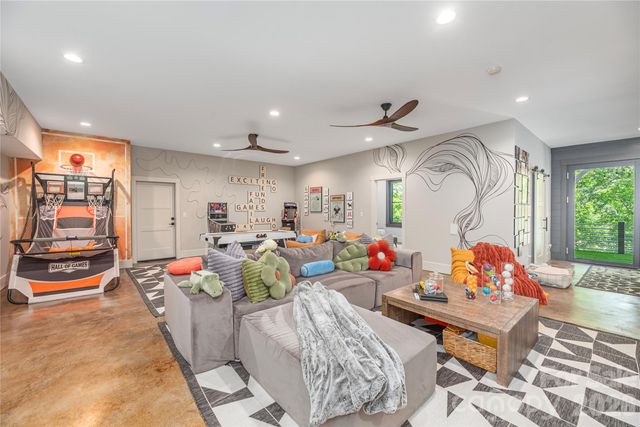 28 Garren View Drive, Fairview, NC 28730