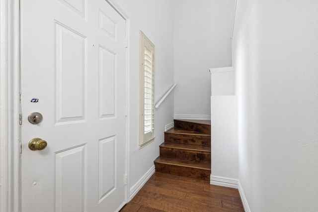 708 Creekwood Drive, Lewisville, TX 75067