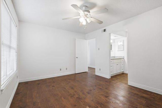 708 Creekwood Drive, Lewisville, TX 75067