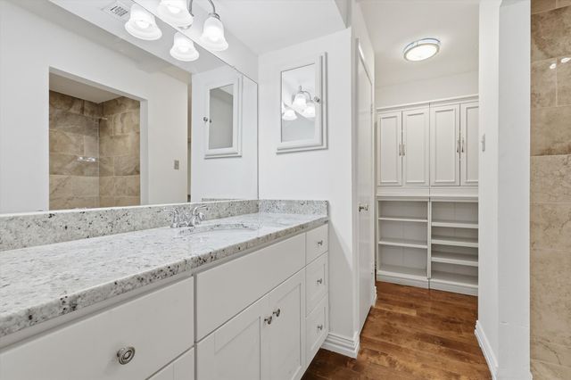 708 Creekwood Drive, Lewisville, TX 75067