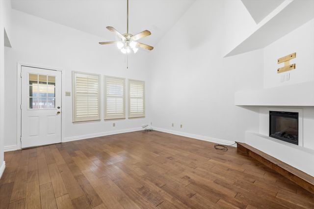 708 Creekwood Drive, Lewisville, TX 75067