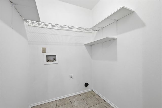 708 Creekwood Drive, Lewisville, TX 75067