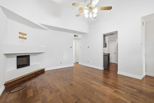 708 Creekwood Drive, Lewisville, TX 75067