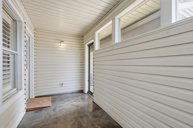 708 Creekwood Drive, Lewisville, TX 75067