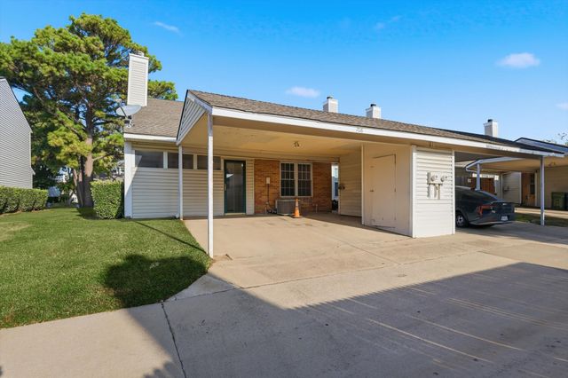 708 Creekwood Drive, Lewisville, TX 75067