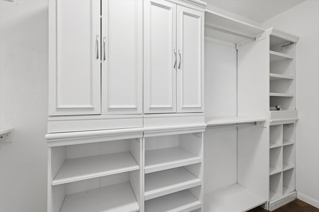 708 Creekwood Drive, Lewisville, TX 75067