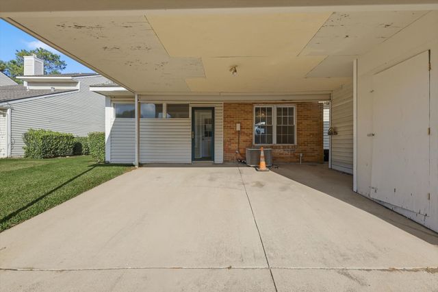 708 Creekwood Drive, Lewisville, TX 75067