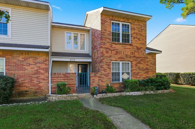 708 Creekwood Drive, Lewisville, TX 75067