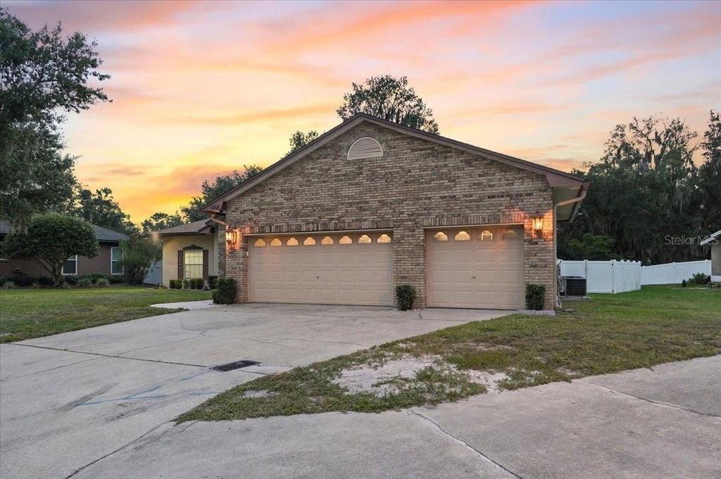 448 LAKE HARRIS DRIVE, Lakeland, FL 33813