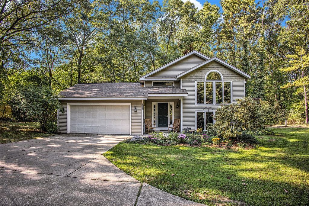 603 Howard Avenue, Holland, MI 49424