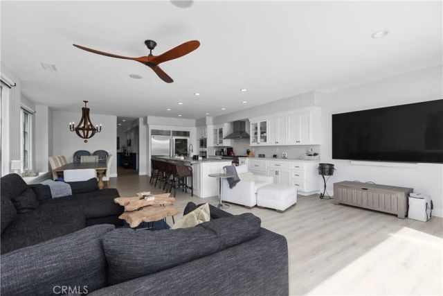 3915 Marcus Avenue, Newport Beach, CA 92663