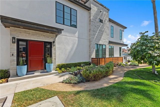 3915 Marcus Avenue, Newport Beach, CA 92663