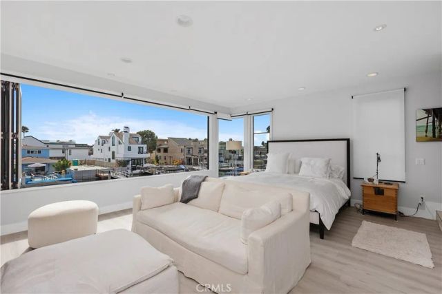 3915 Marcus Avenue, Newport Beach, CA 92663