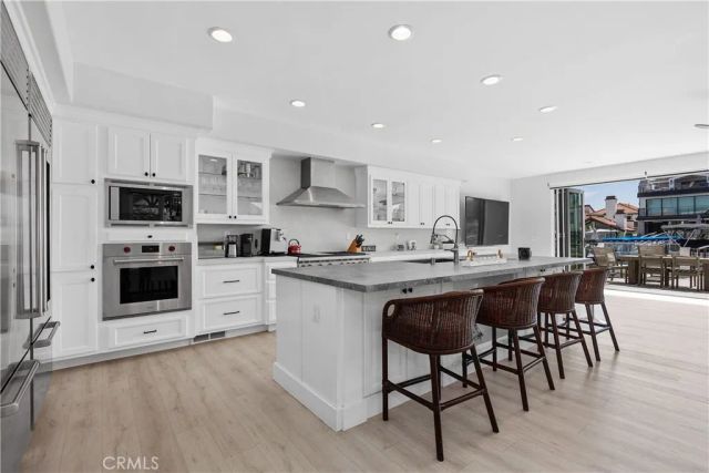 3915 Marcus Avenue, Newport Beach, CA 92663