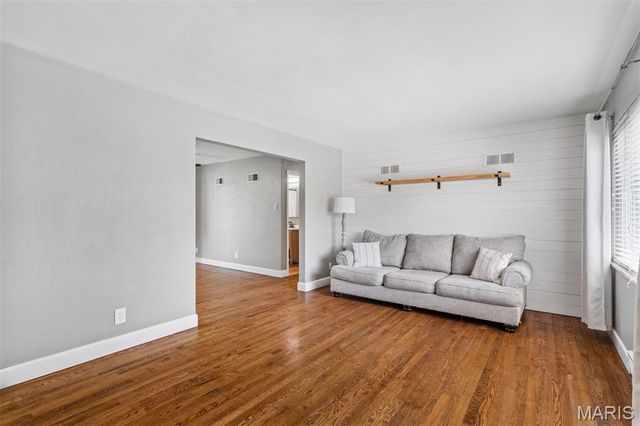 1101 Roxbury Drive, Unincorporated, MO 63125