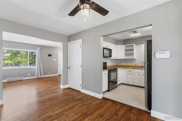1101 Roxbury Drive, Unincorporated, MO 63125