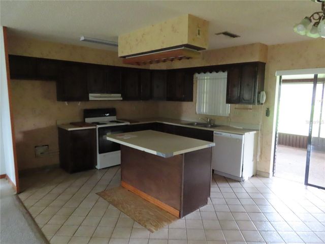 2016 AMESBURY DRIVE, Auburndale, FL 33823