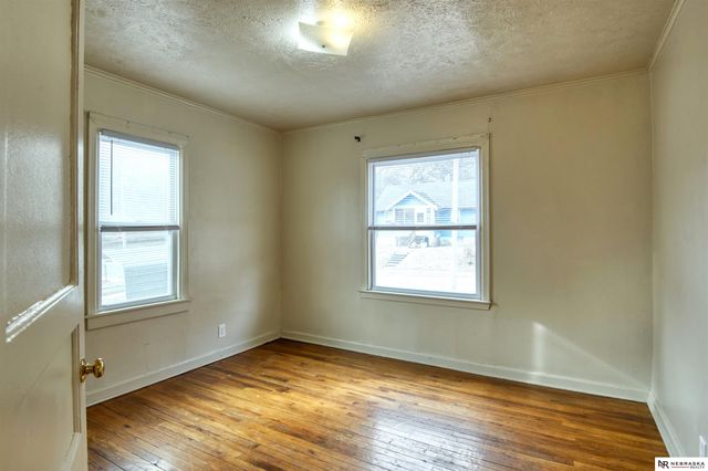 3715 N 44th Avenue, Omaha, NE 68111