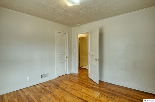 3715 N 44th Avenue, Omaha, NE 68111