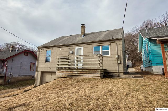 3715 N 44th Avenue, Omaha, NE 68111