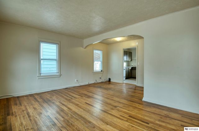 3715 N 44th Avenue, Omaha, NE 68111