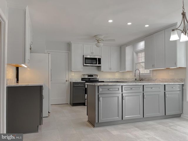 513 CLARKS RUN RD, La Plata, MD 20646