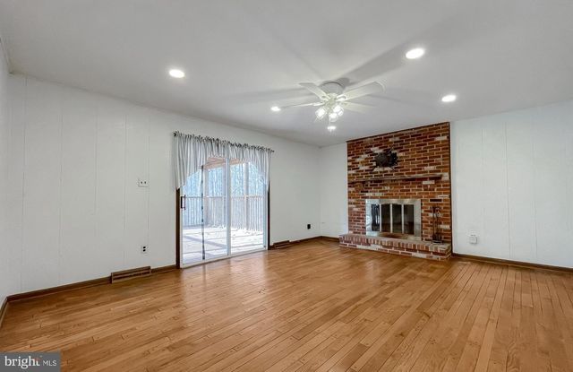 513 CLARKS RUN RD, La Plata, MD 20646