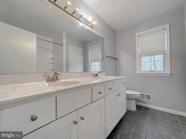 513 CLARKS RUN RD, La Plata, MD 20646