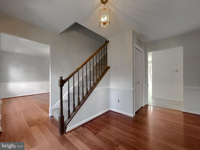 513 CLARKS RUN RD, La Plata, MD 20646