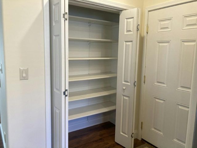 1542 Meadow View Lane, Grayslake, IL 60030