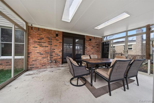 30110 Manor Drive, Madison Heights, MI 48071