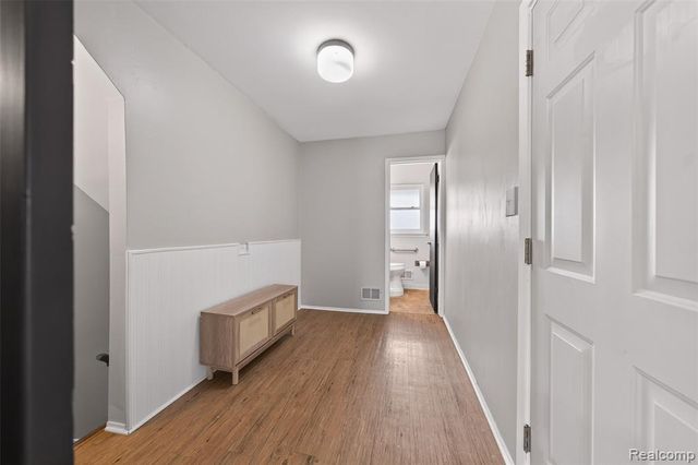 30110 Manor Drive, Madison Heights, MI 48071