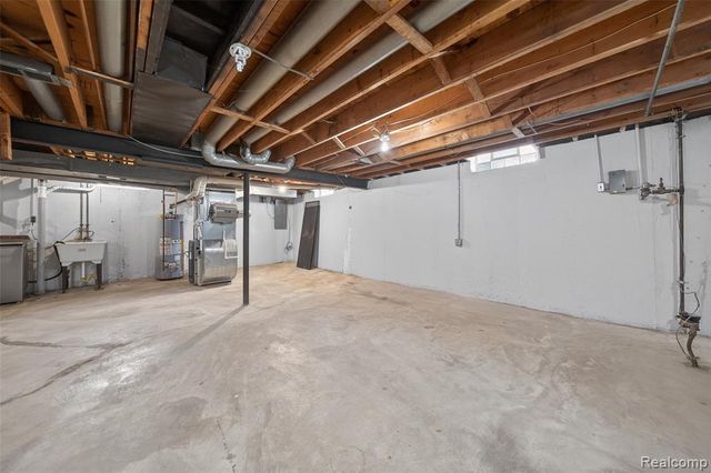 30110 Manor Drive, Madison Heights, MI 48071