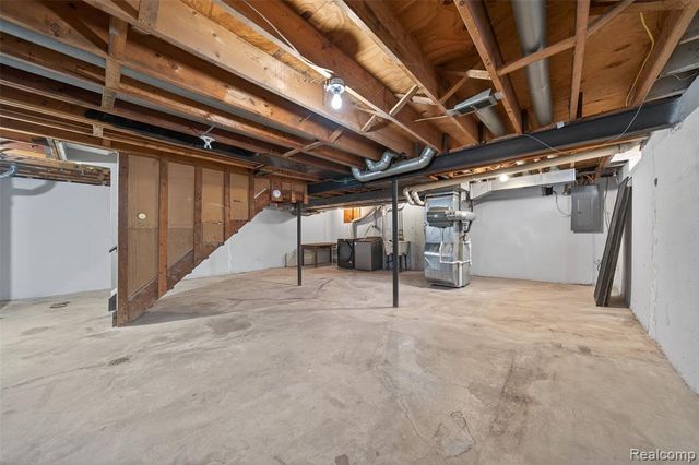 30110 Manor Drive, Madison Heights, MI 48071