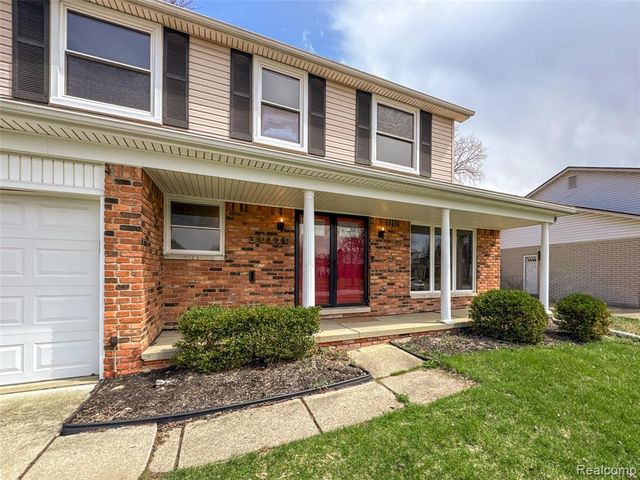 30110 Manor Drive, Madison Heights, MI 48071