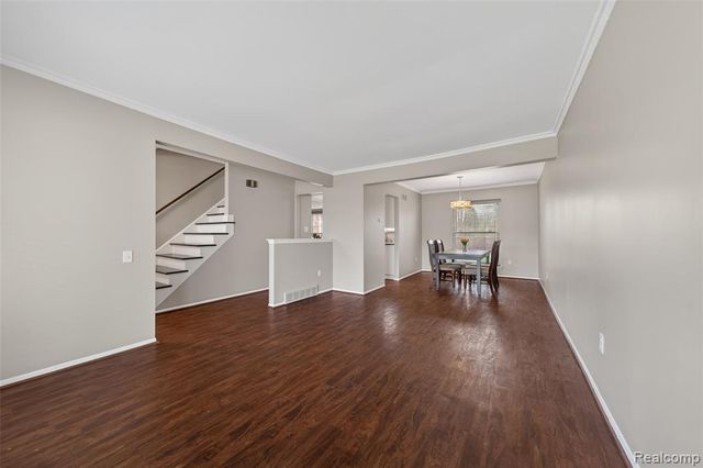 30110 Manor Drive, Madison Heights, MI 48071