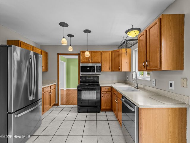 2200 Colony Plaza, Jacksonville, NC 28546