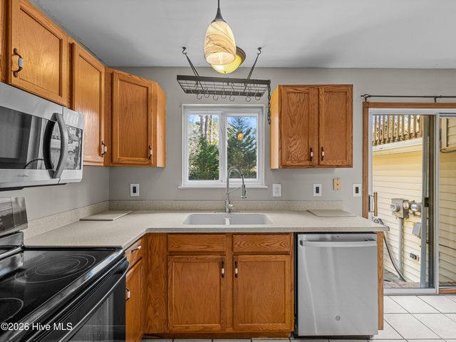 2200 Colony Plaza, Jacksonville, NC 28546