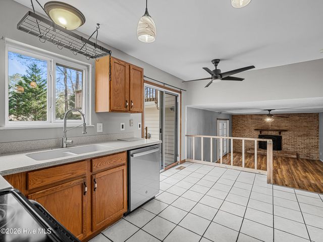 2200 Colony Plaza, Jacksonville, NC 28546