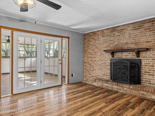 2200 Colony Plaza, Jacksonville, NC 28546