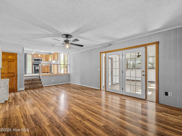 2200 Colony Plaza, Jacksonville, NC 28546