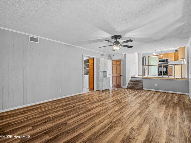 2200 Colony Plaza, Jacksonville, NC 28546