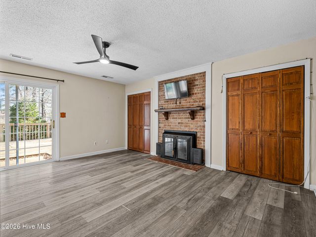 2200 Colony Plaza, Jacksonville, NC 28546