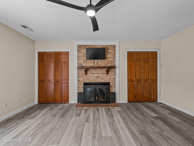 2200 Colony Plaza, Jacksonville, NC 28546