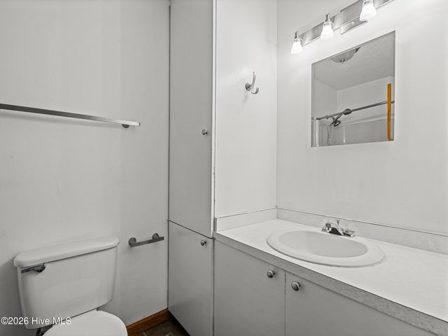 2200 Colony Plaza, Jacksonville, NC 28546