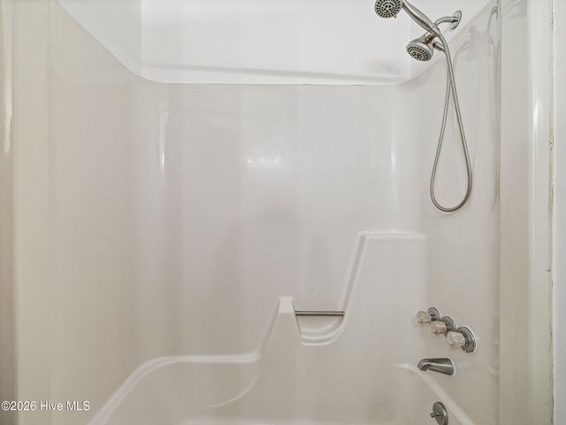 2200 Colony Plaza, Jacksonville, NC 28546