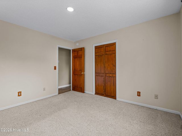 2200 Colony Plaza, Jacksonville, NC 28546