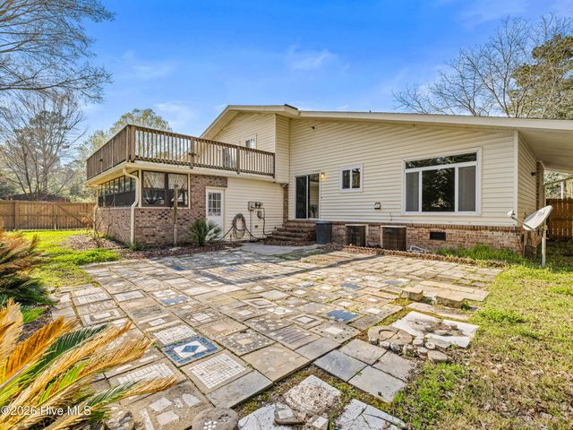 2200 Colony Plaza, Jacksonville, NC 28546